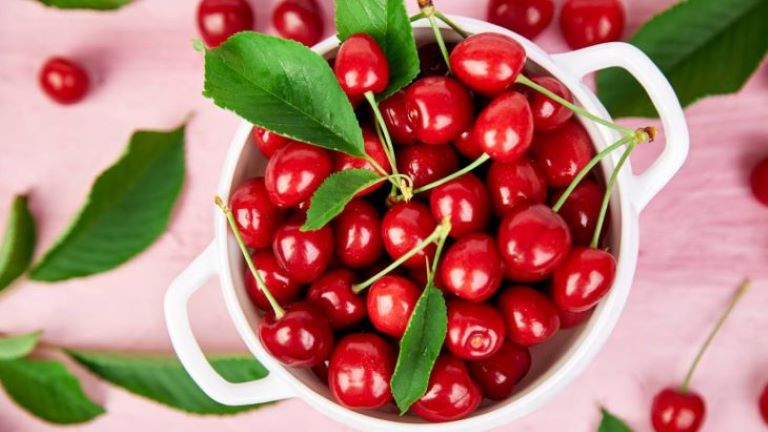 Quả cherry chứa thành phần chống oxy hóa favonoid, giúp ngăn ngừa nhiễm trùng và ức chế vi khuẩn gây hại trong dạ dày.