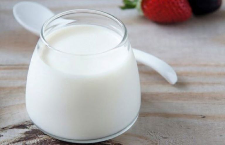 Sữa chua giúp cải thiện chức năng tiêu hóa và tăng cường sức khỏe của dạ dày và đường ruột