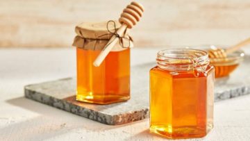 Đau dạ dày có nên uống mật ong để điều trị? Giải đáp chi tiết
