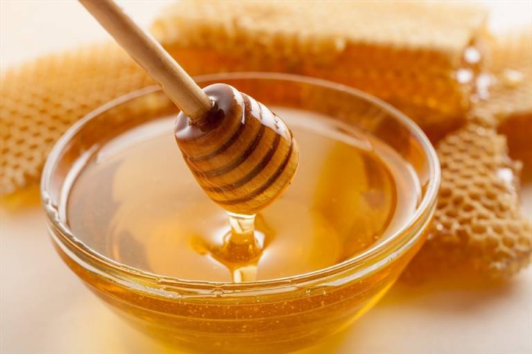 Cải thiện đau dạ dày bằng cách ăn mật ong trực tiếp