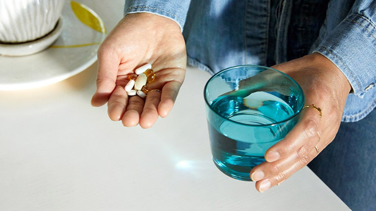 Thuốc Tây chữa nổi mề đay được sử dụng phổ biến thường là thuốc dạng uống hoặc dạng bôi