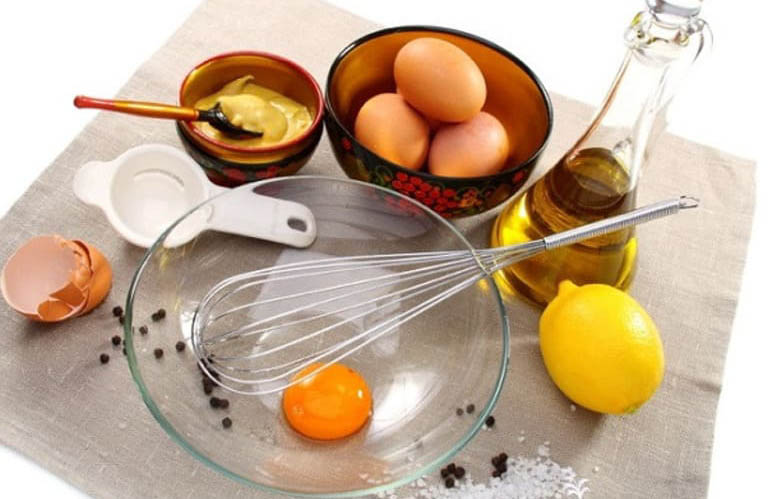 Các cách chữa vảy nến bằng lòng đỏ trứng gà tại nhà