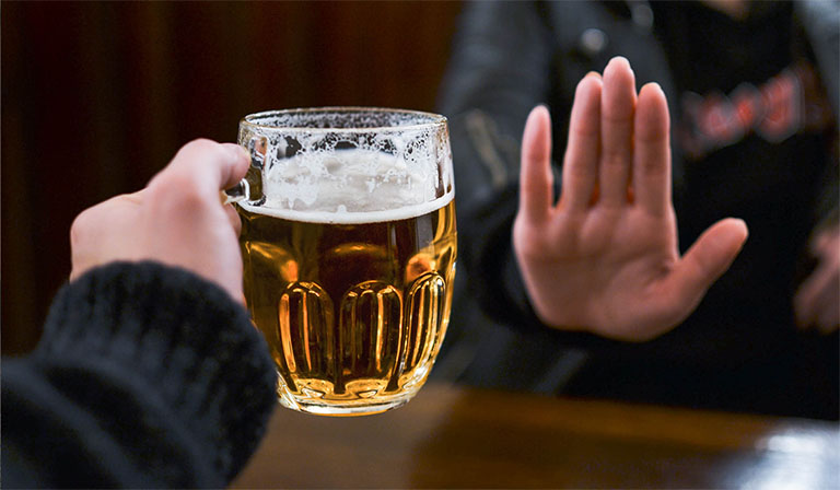 Tránh xa bia rượu, thuốc lá - Cách chữa trị bệnh liệt dương tại nhà