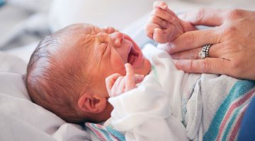 Trẻ sơ sinh bị viêm họng: Cách chăm sóc, điều trị và phòng ngừa