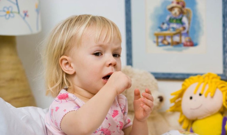 Trẻ ho có đờm không sốt, không sổ mũi là bệnh gì? Nguy hiểm không?