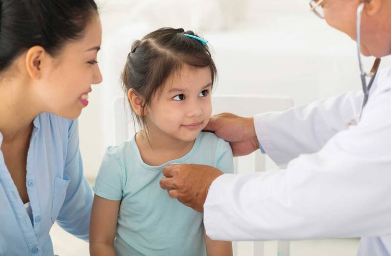 Khi nào cần đưa trẻ đến gặp bác sĩ?