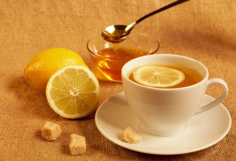 Kết hợp trà chanh và mật ong nguyên chất