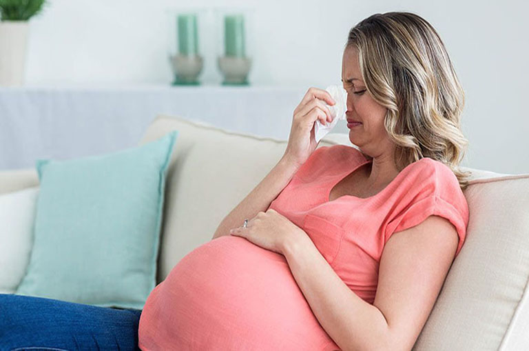 Viêm mũi dị ứng khi mang thai là gì? Dấu hiệu nhận biết