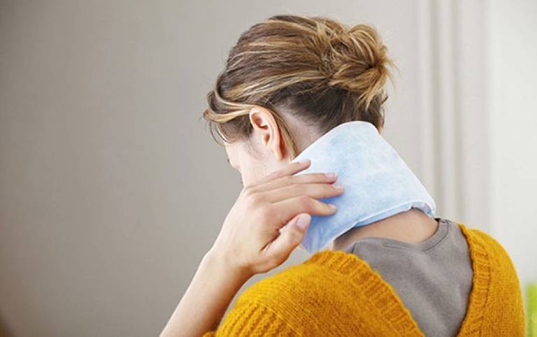 Biện pháp chăm sóc và cải thiện đau mỏi vai gáy tại nhà 