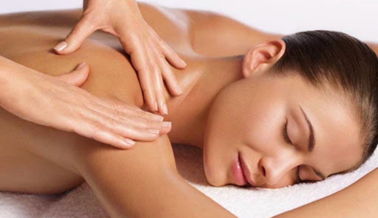Hướng dẫn cách massage trị liệu đau vai gáy đơn giản