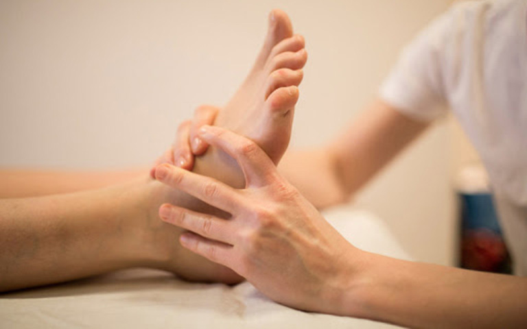 Chẩn đoán và điều trị thoái hóa khớp cổ chân