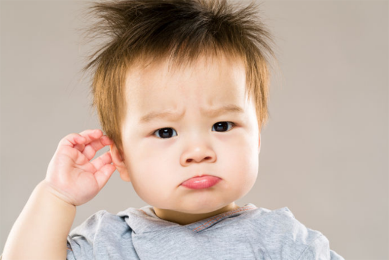Trẻ sơ sinh bị chảy mủ ở tai có nguy hiểm không? 