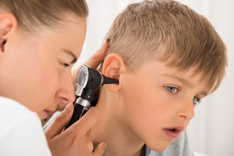 Chẩn đoán viêm tai giữa ứ dịch 