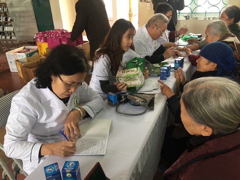 Viện Y Dược cổ truyền dân tộc chữa bệnh miễn phí cho người cao tuổi tại Hà Nội
